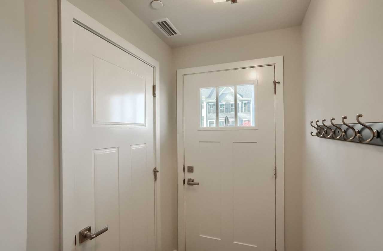 137 Moyer Hill Dr - Photo 4 of 43
