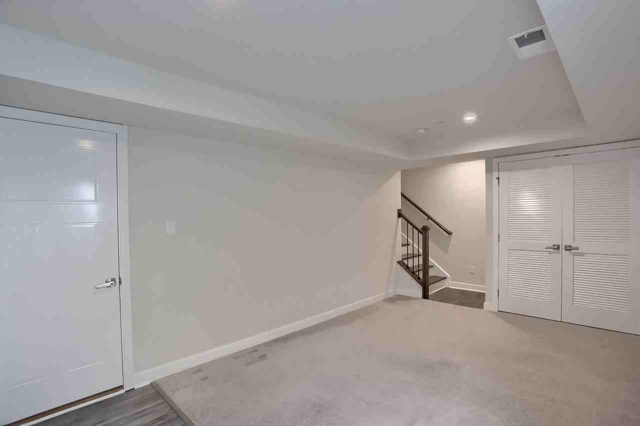 137 Moyer Hill Dr - Photo 6 of 43