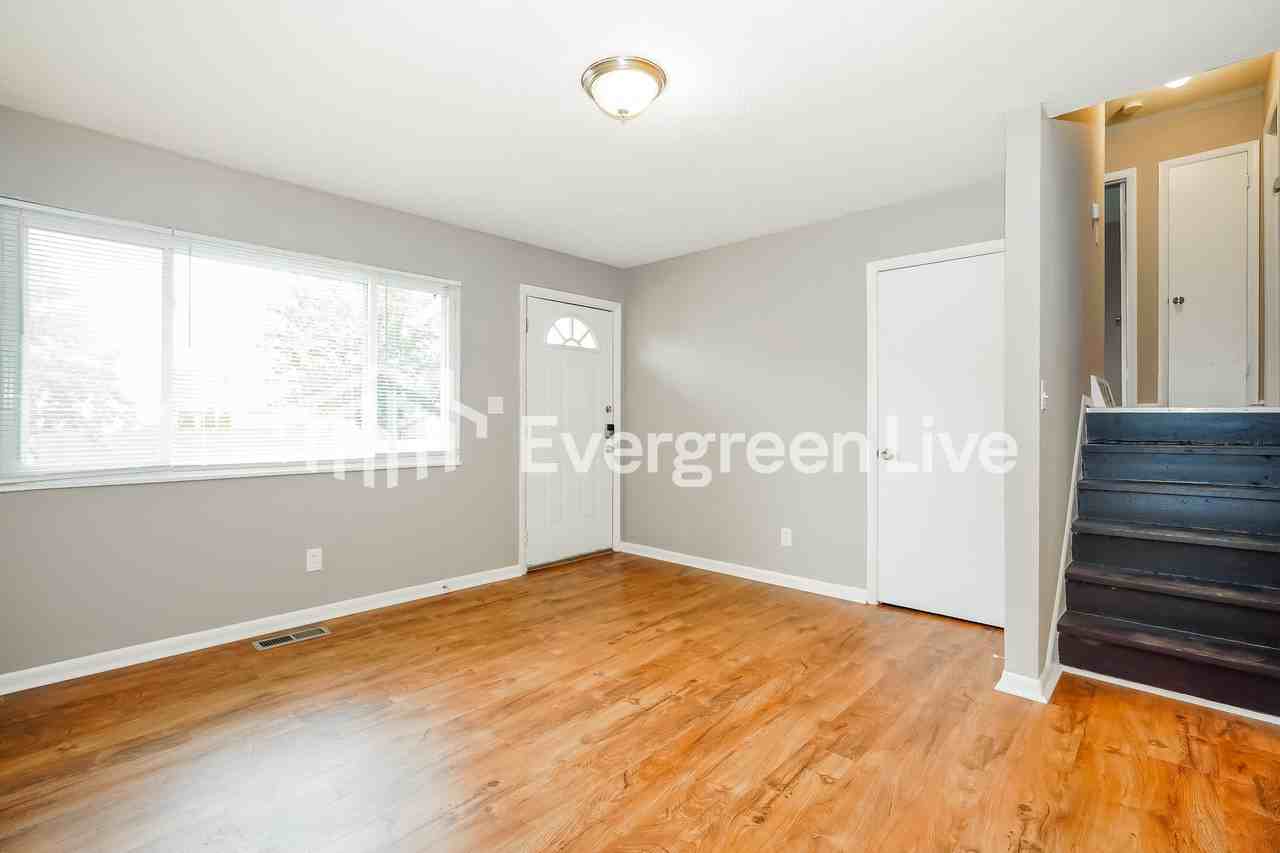 2367 Delavan Dr - Photo 3 of 15