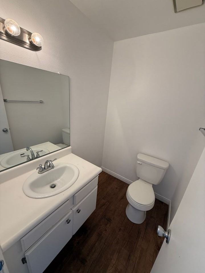 20810 Arline Ave #14 - Photo 5 of 8