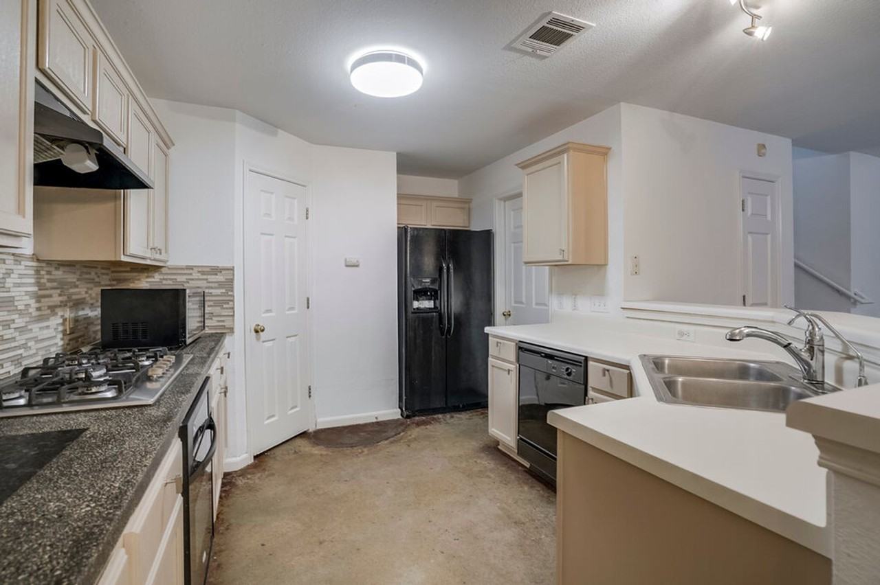 10905 Sherry Lee Cv - Photo 3 of 18