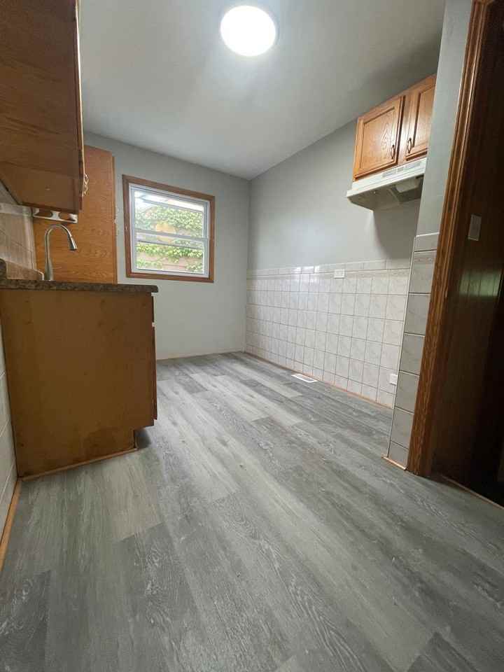 18050 School St - Photo 5 of 10