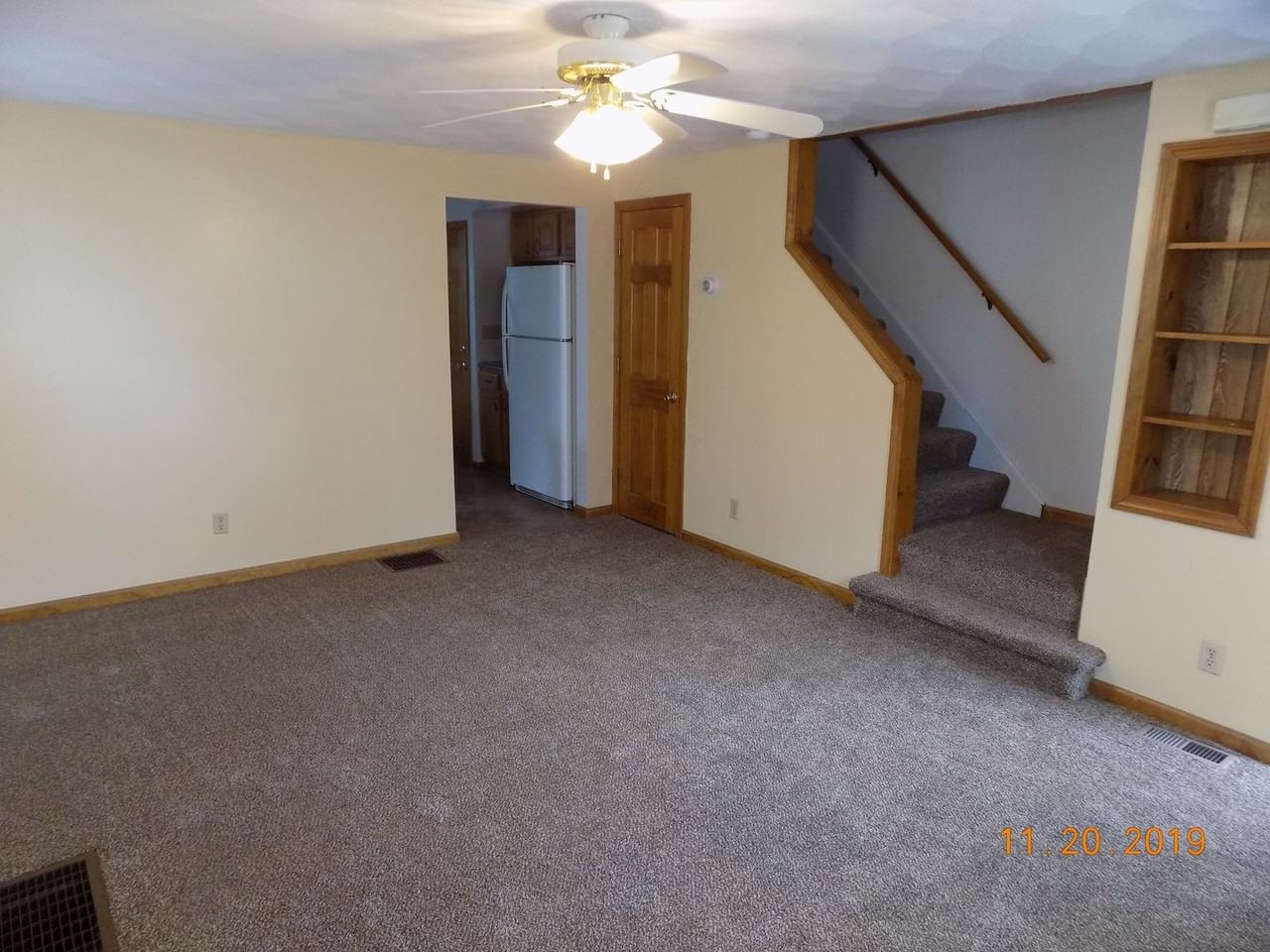 454 Albert St - Photo 4 of 12