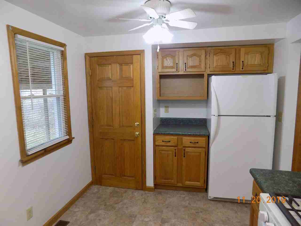 454 Albert St - Photo 7 of 12