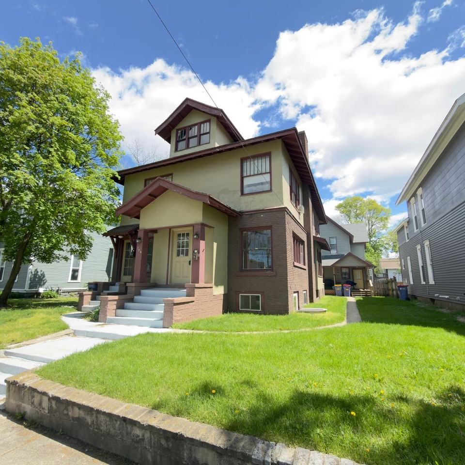 728 Fairview Ave Ne - Photo 7 of 7