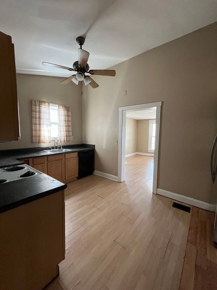 4604 Illinois Ave #B - Photo 3 of 9