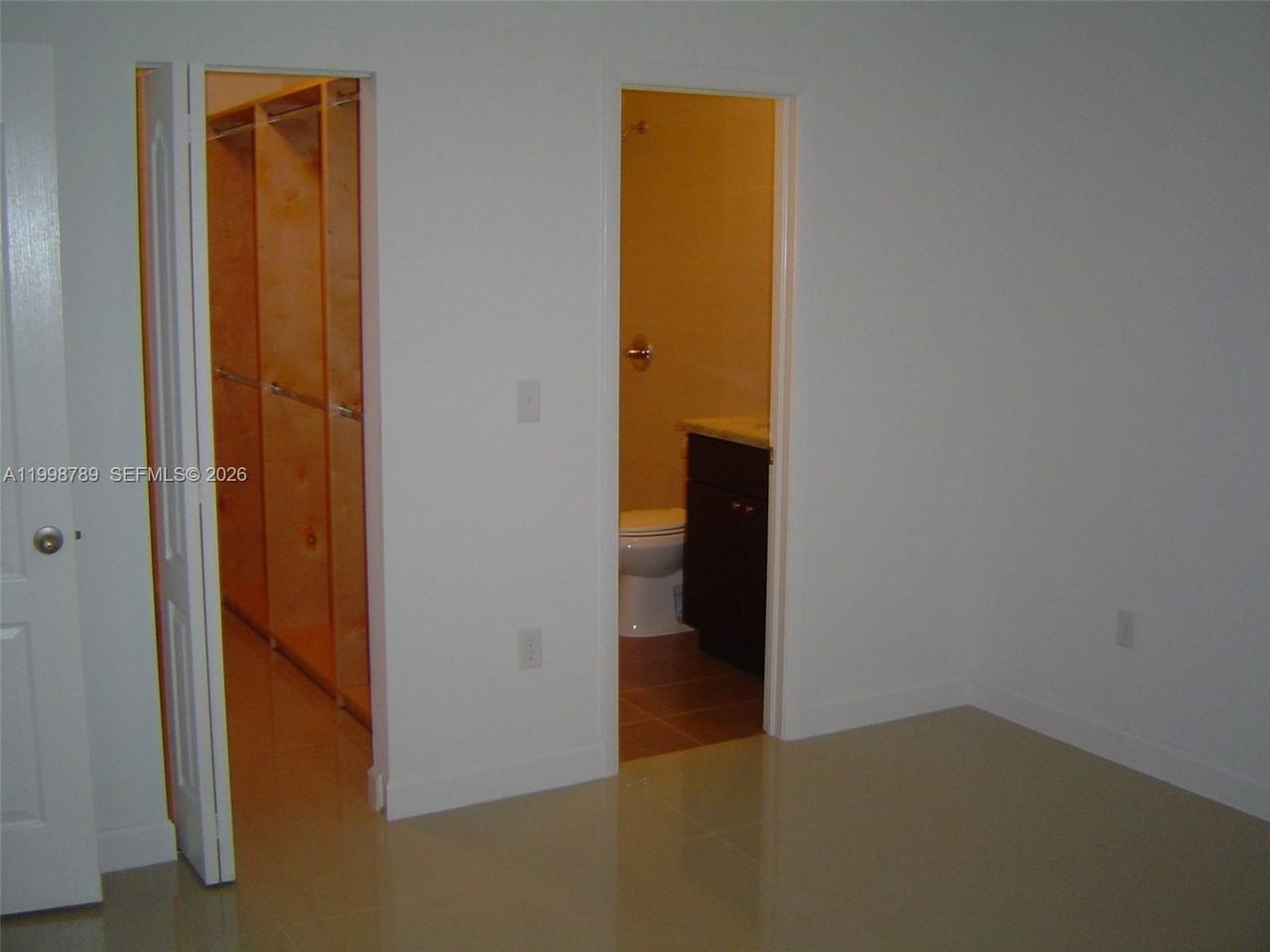 1153 Sw 13th St #NA - Photo 5 of 20