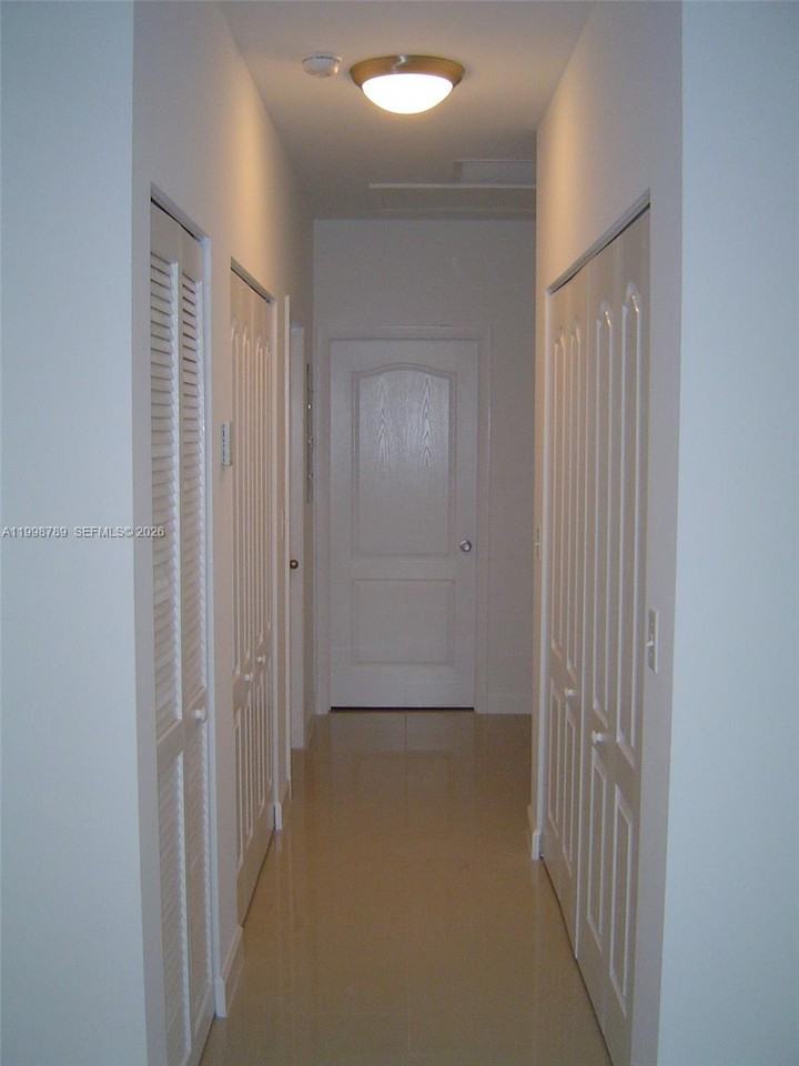 1153 Sw 13th St #NA - Photo 7 of 20