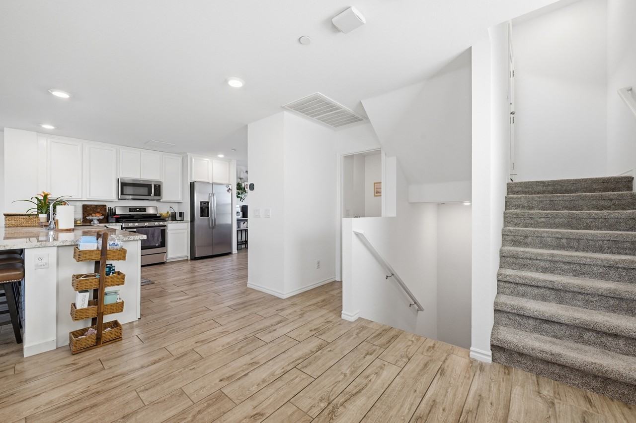 113 Campbelltown Ave #0 - Photo 3 of 39
