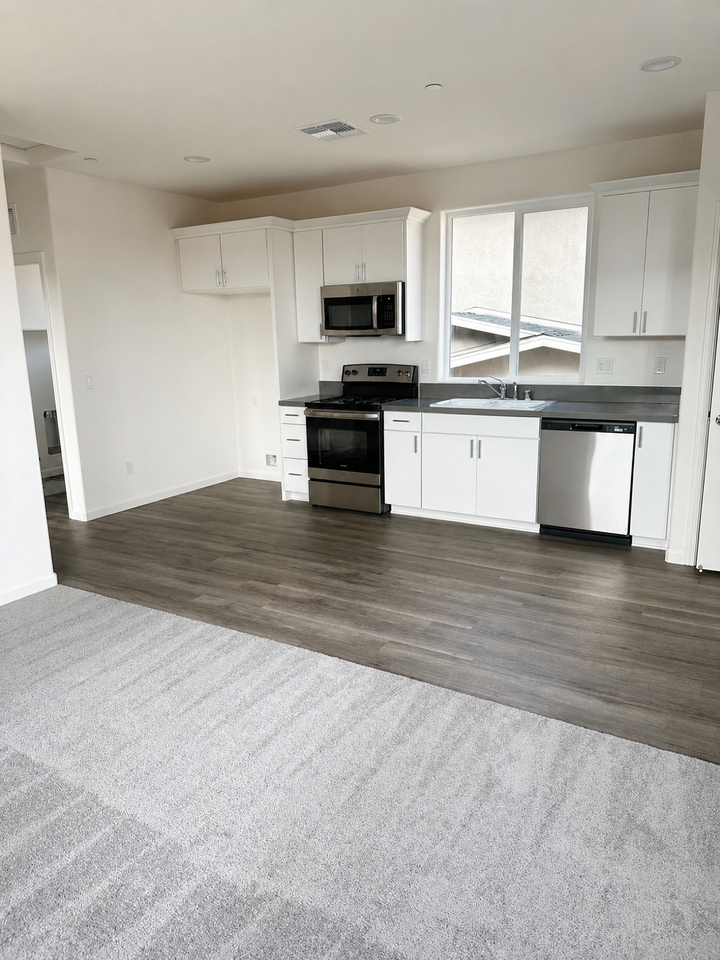 810 Mora Cir #NA - Photo 3 of 4