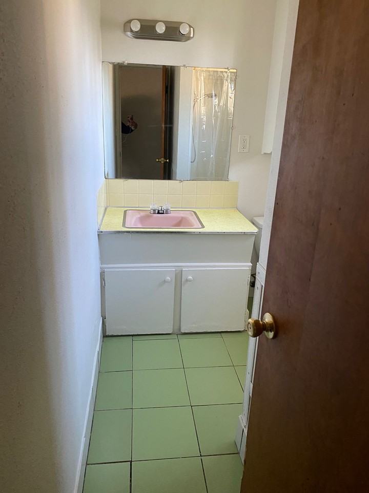 5314 W Sunset Hwy - Photo 3 of 6