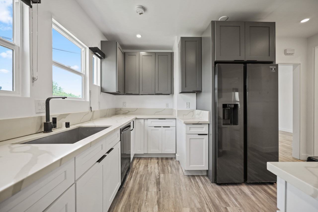 1023 Tremont St #1029 - Photo 2 of 28