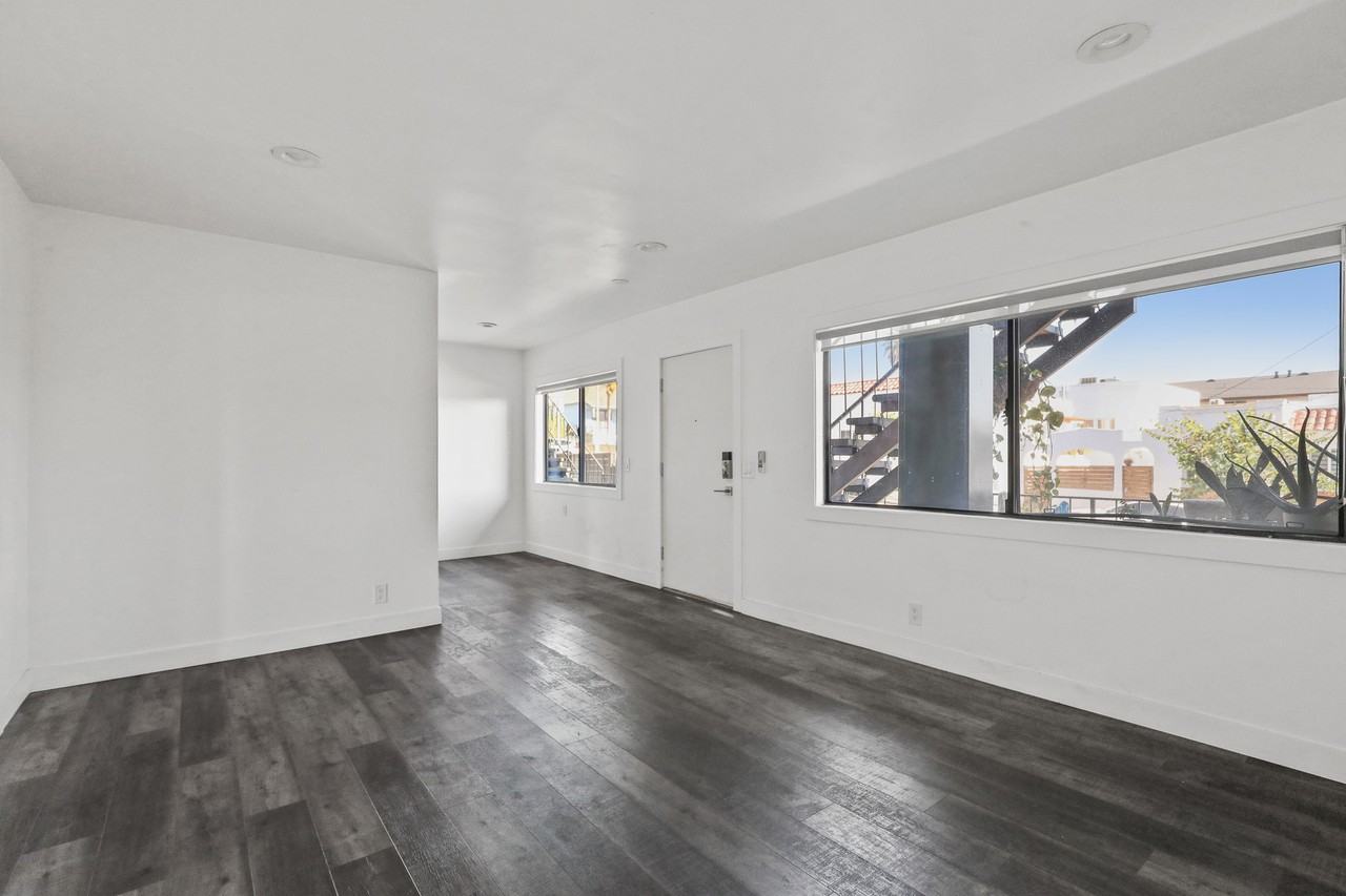 215 S Fickett St #5 - Photo 7 of 17