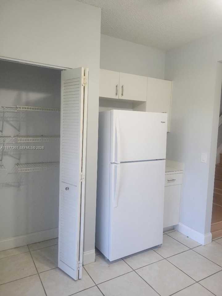48 Key West Ct #48 - Photo 3 of 11
