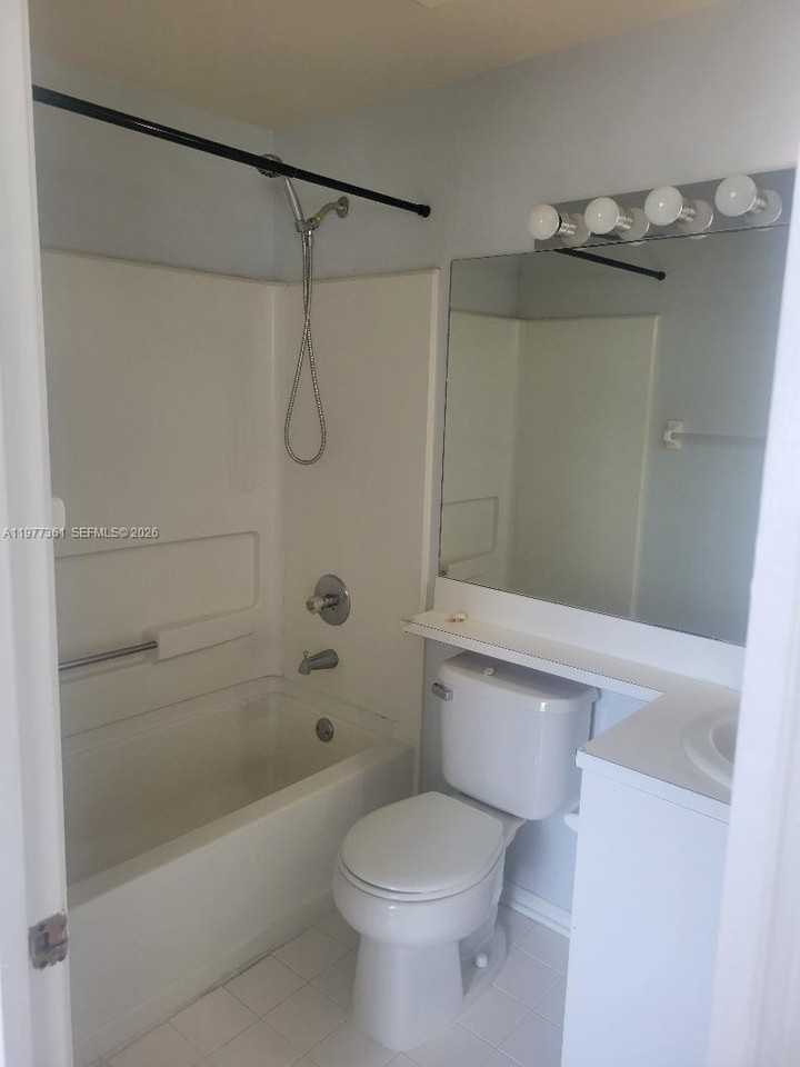 48 Key West Ct #48 - Photo 4 of 11