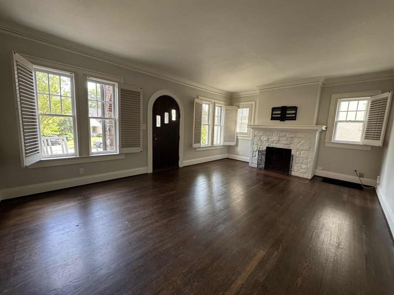 1046 Rosewood Dr Ne #NA - Photo 7 of 30