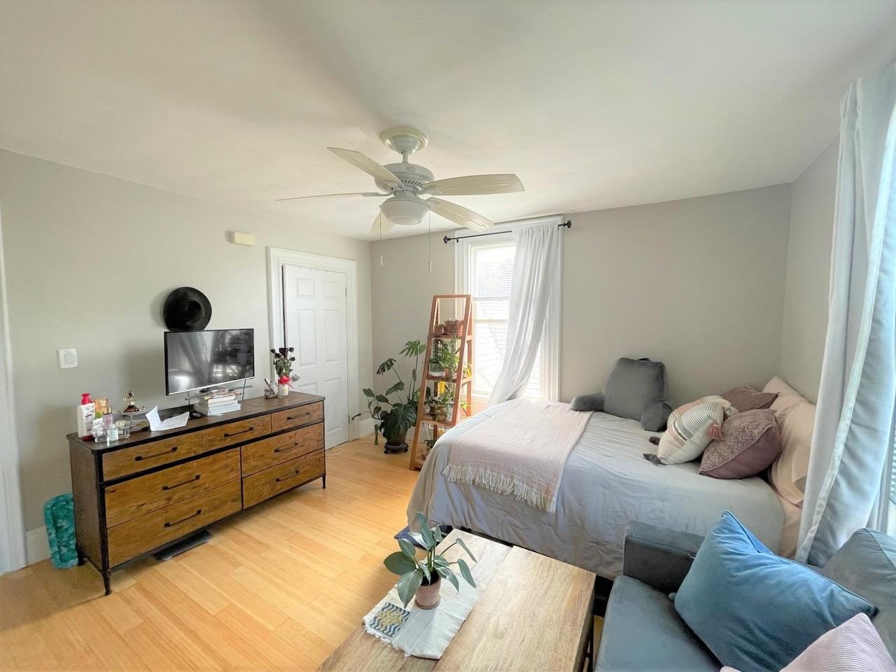 16 Cutter St #2R - Photo 5 of 10