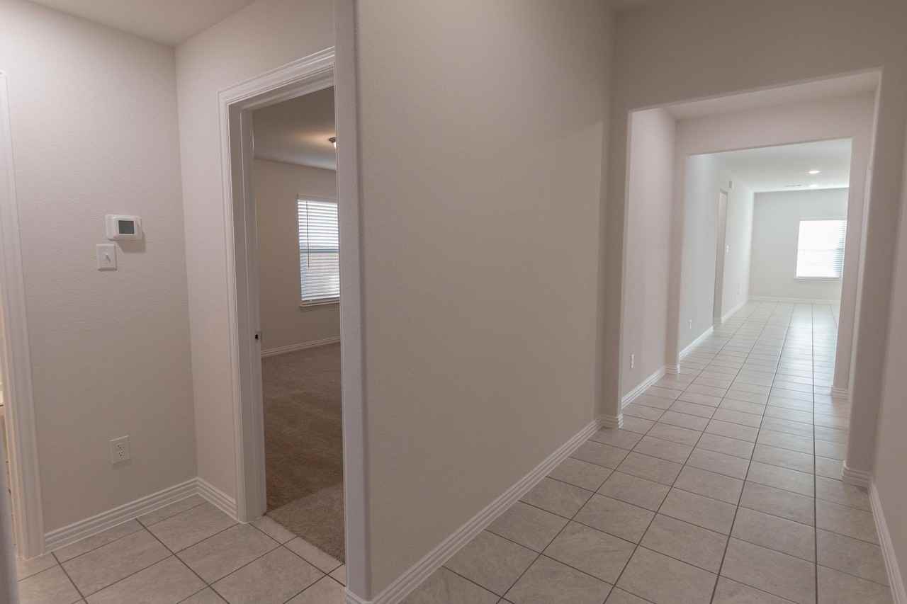 1032 Verde Valley Ln #NA - Photo 4 of 25