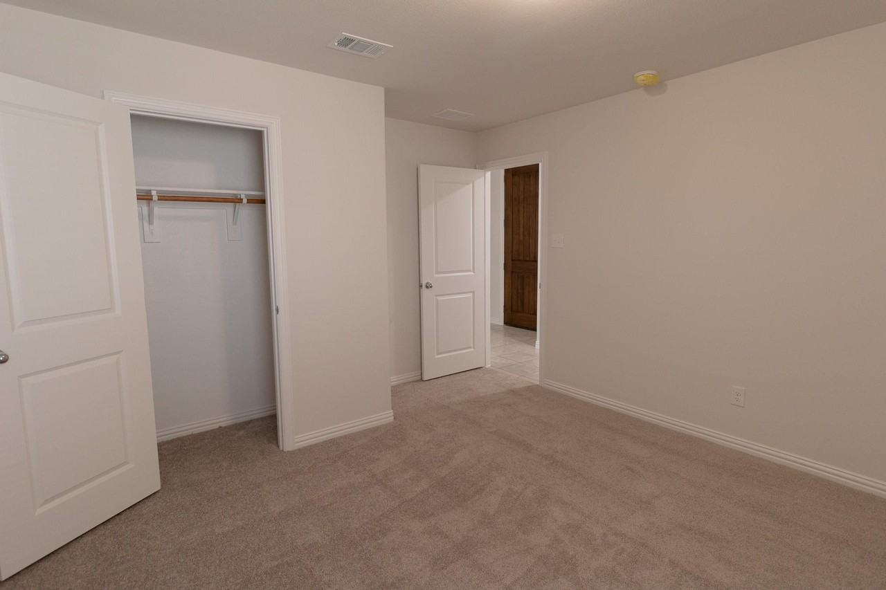 1032 Verde Valley Ln #NA - Photo 5 of 25