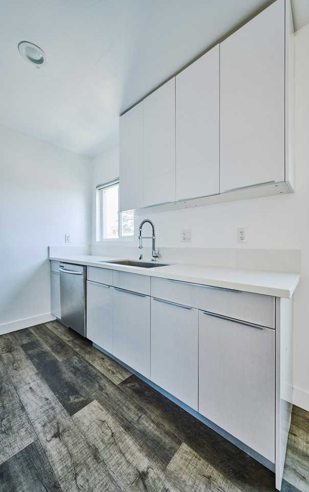 1333 W 36th Pl #3 - Photo 2 of 15