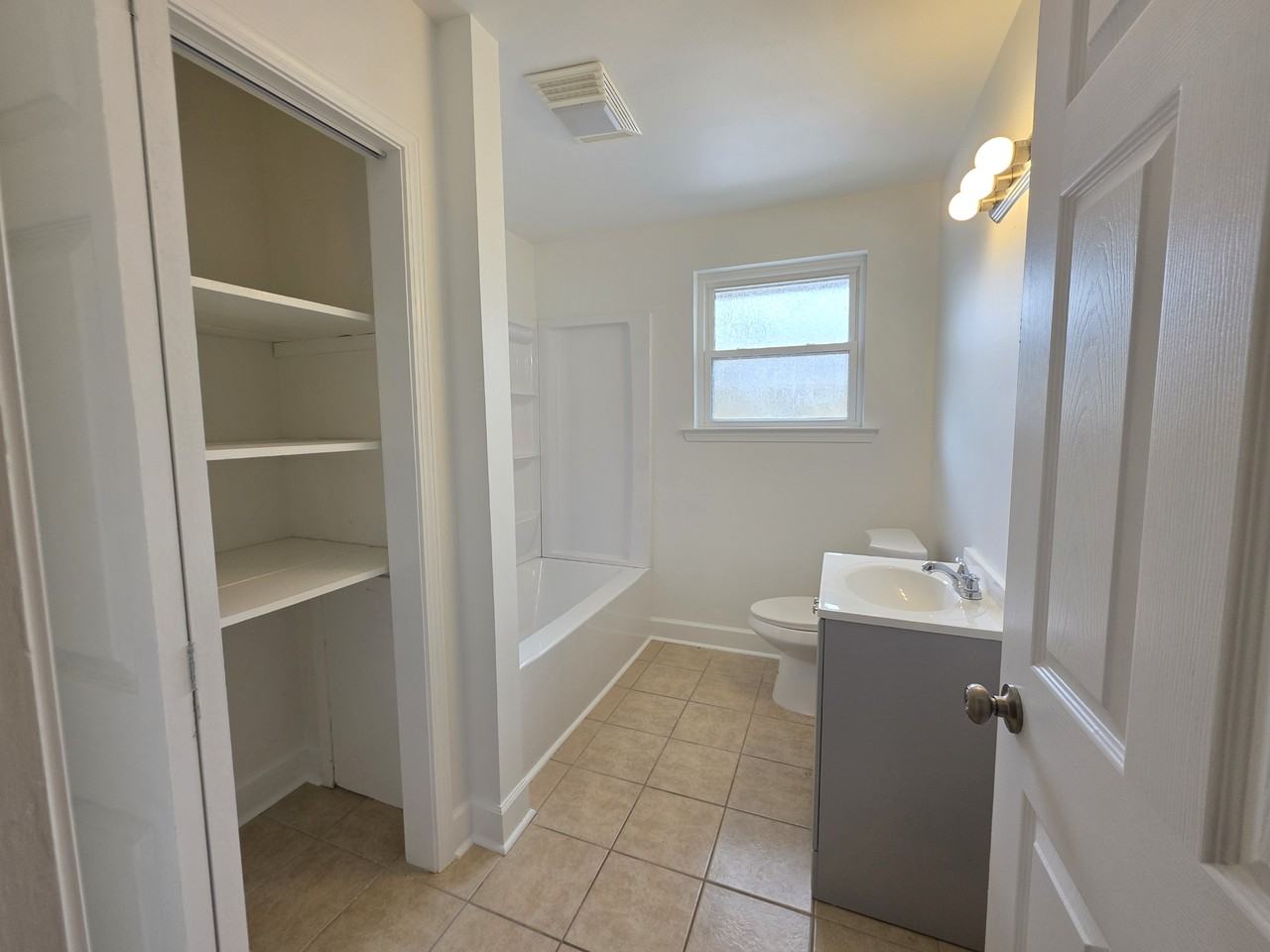 517 Gassen St #1 - Photo 5 of 8