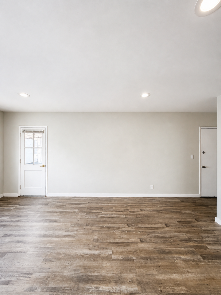 1472 S Wooster St #6 - Photo 4 of 15