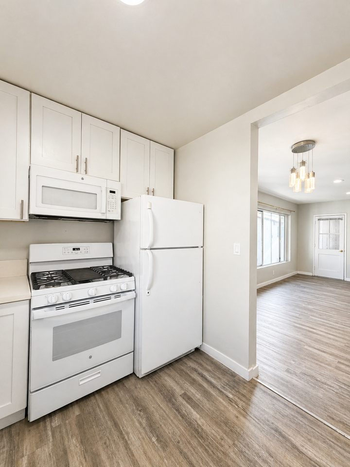 1472 S Wooster St #6 - Photo 5 of 15