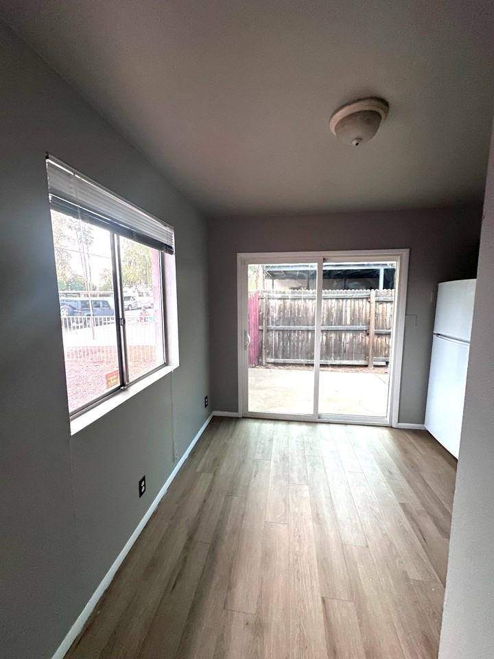 2608 W Ocotillo Rd #A - Photo 7 of 16