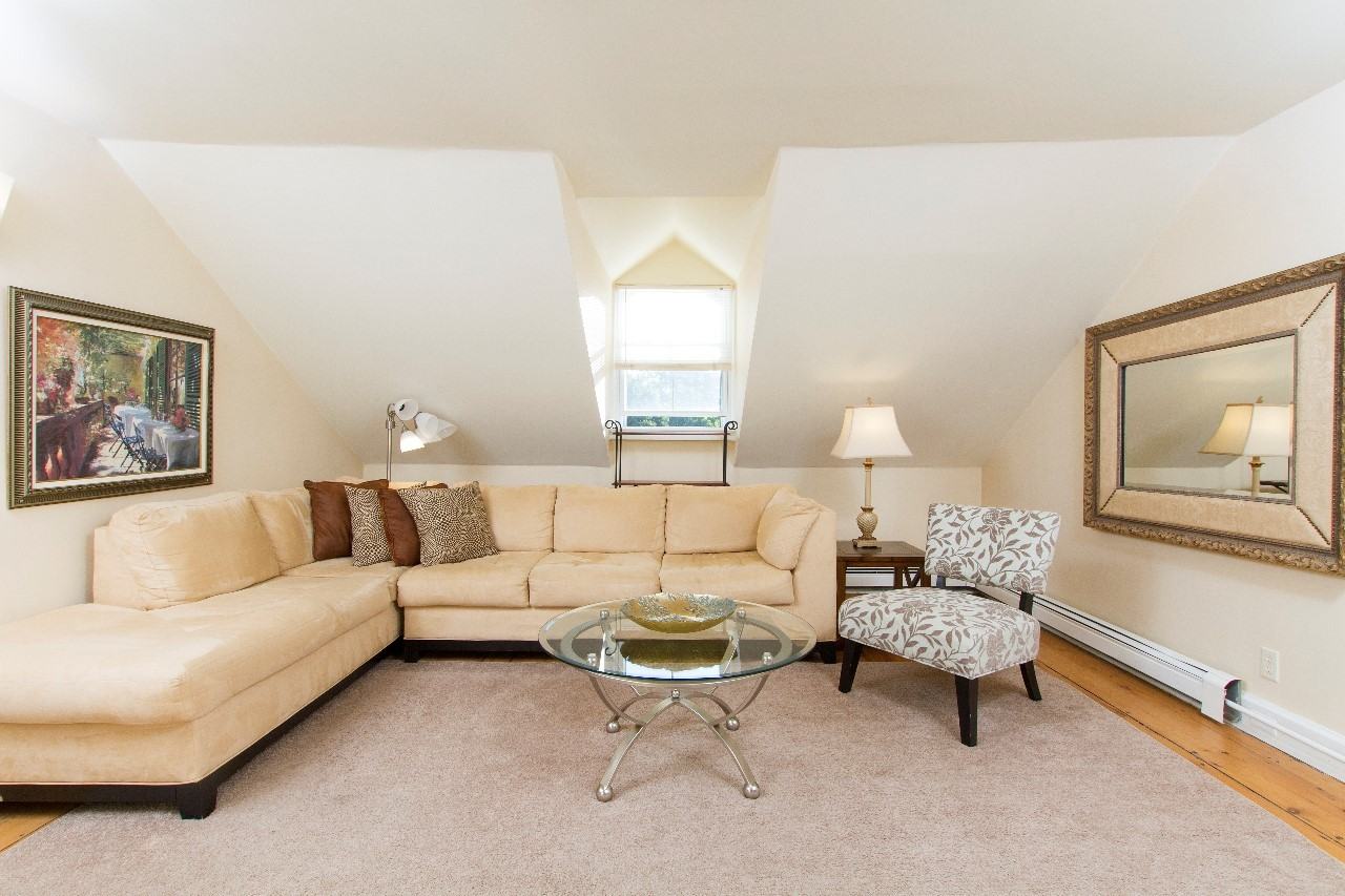 95 Coggeshall Ave #4 - Photo 6 of 13