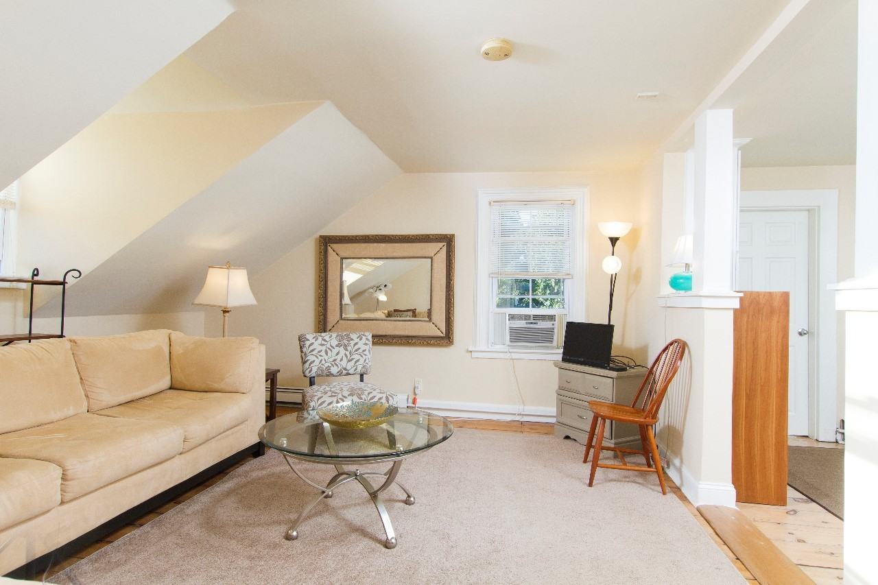 95 Coggeshall Ave #4 - Photo 7 of 13