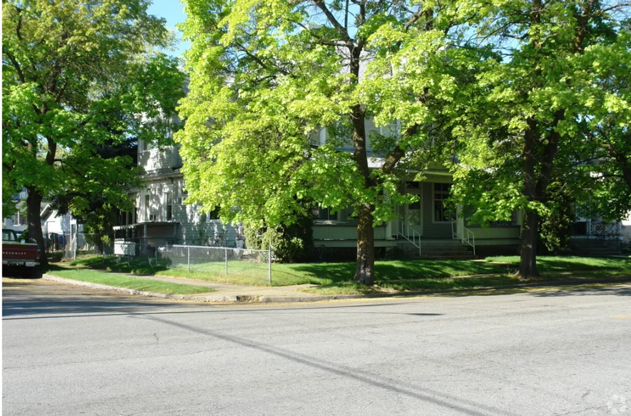 1425 1/2 N Madison St - Photo 5 of 5