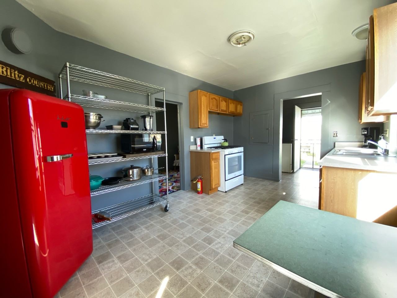 913 A St #NA - Photo 5 of 11