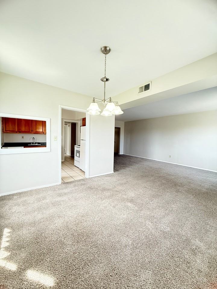 3310 Warrensville Center Rd - Photo 3 of 13