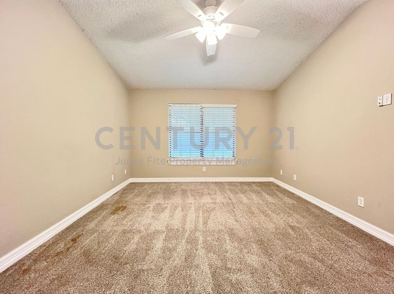 3514 Riverview Dr - Photo 5 of 12