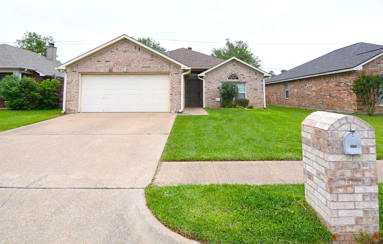 6930 Ranch Hill Dr - Photo 2 of 35