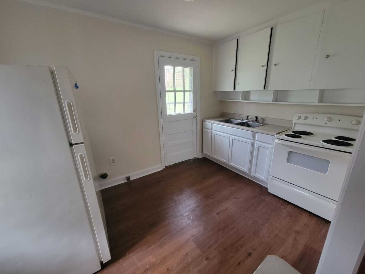 231 Pineneedle Rd - Photo 4 of 6