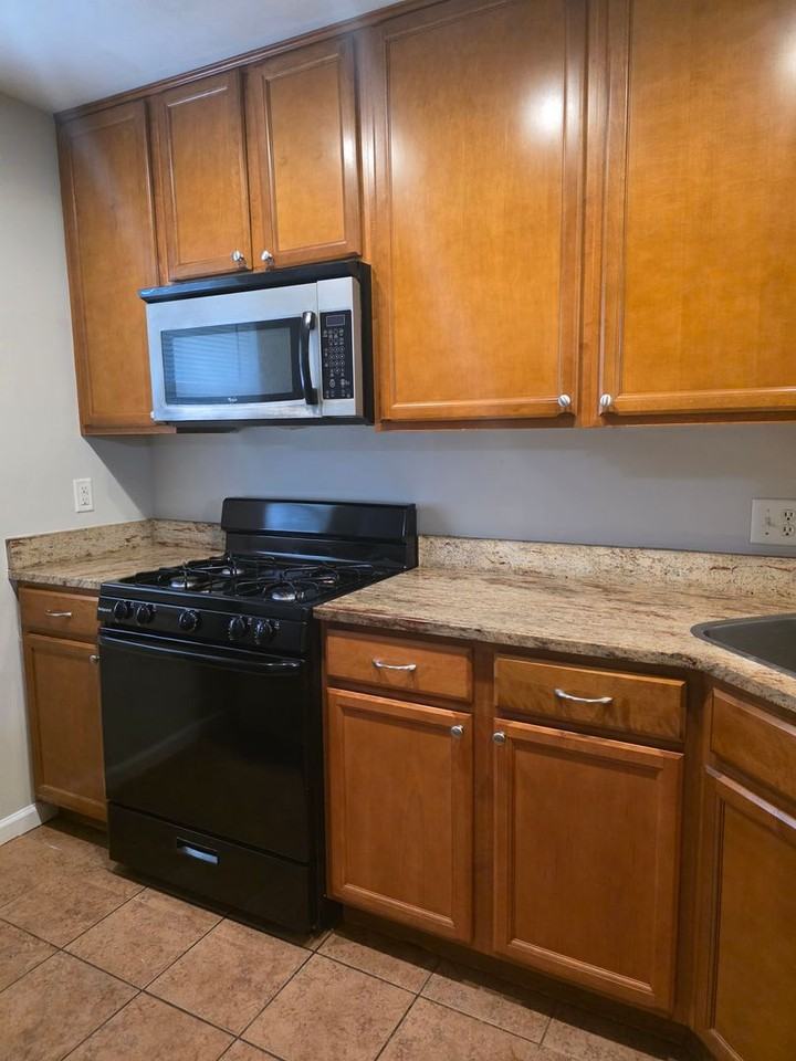 116 Freedom Trl - Photo 5 of 36