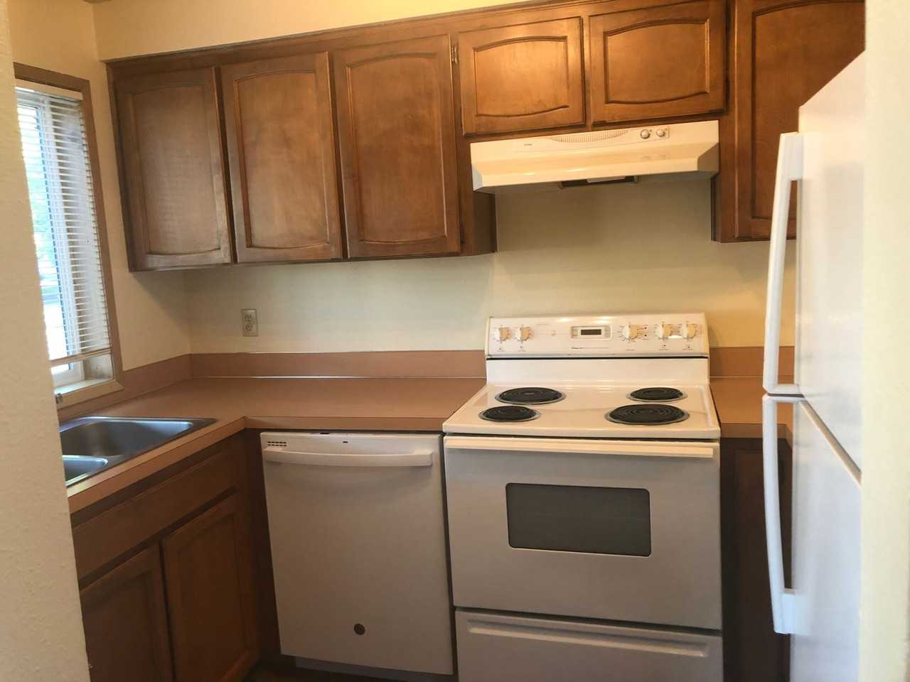 827 Sw Maple Tree Dr - Photo 4 of 16