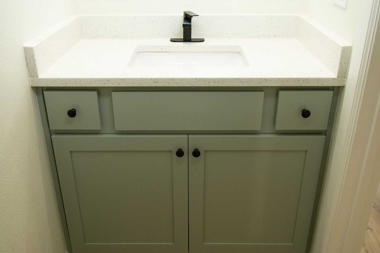150 N Centennial Ave - Photo 3 of 32