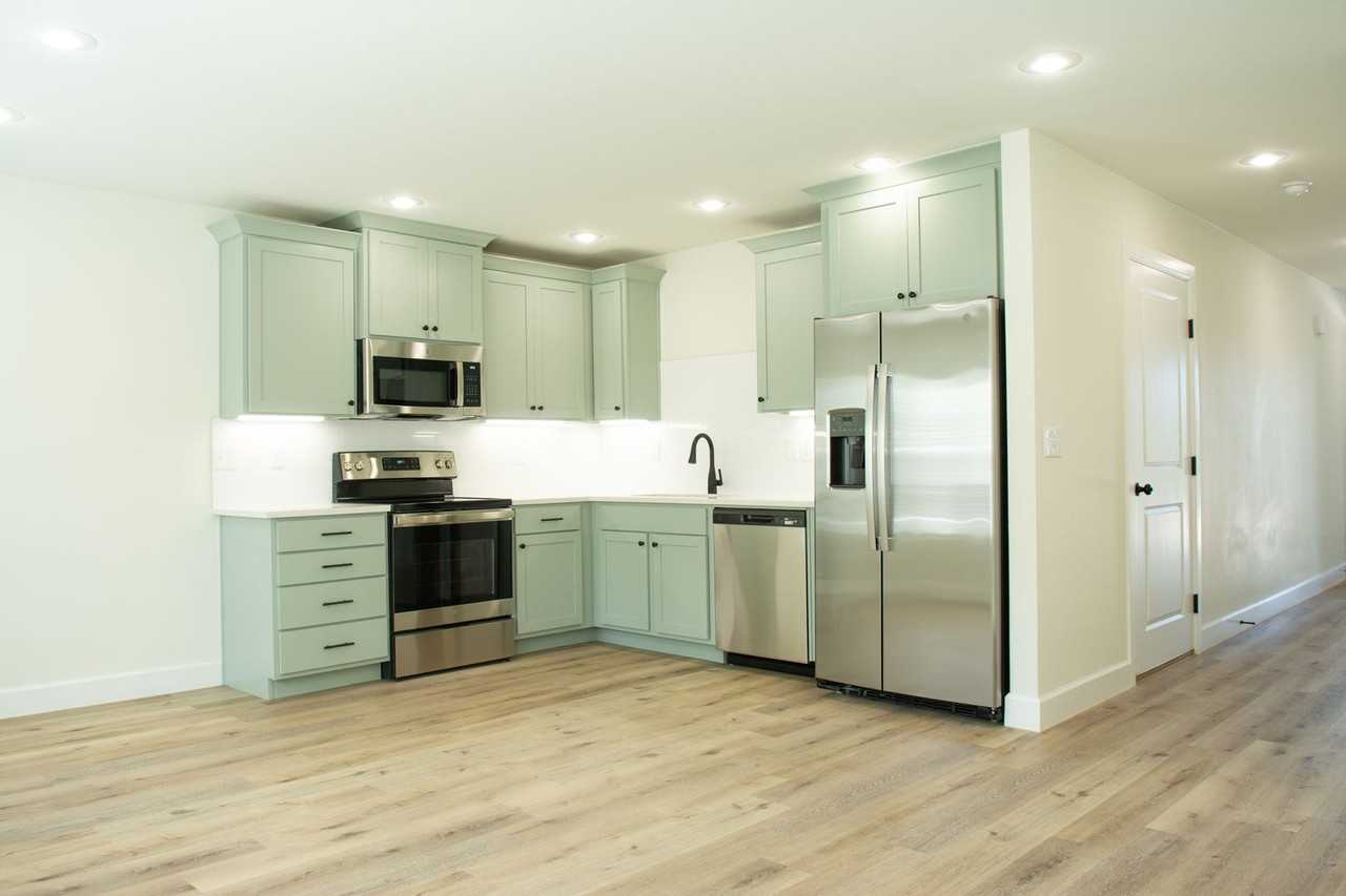 150 N Centennial Ave - Photo 5 of 32