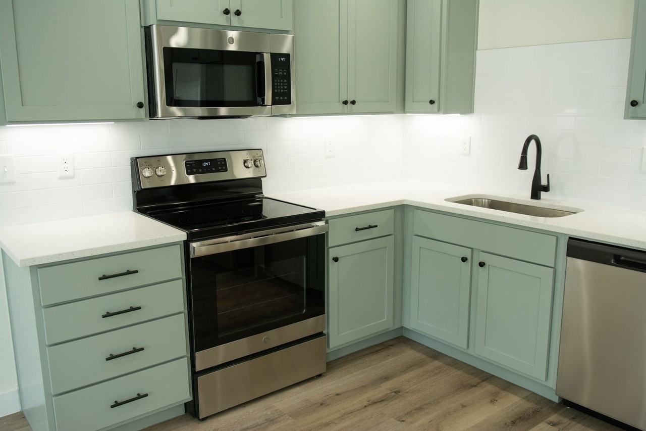 150 N Centennial Ave - Photo 7 of 32
