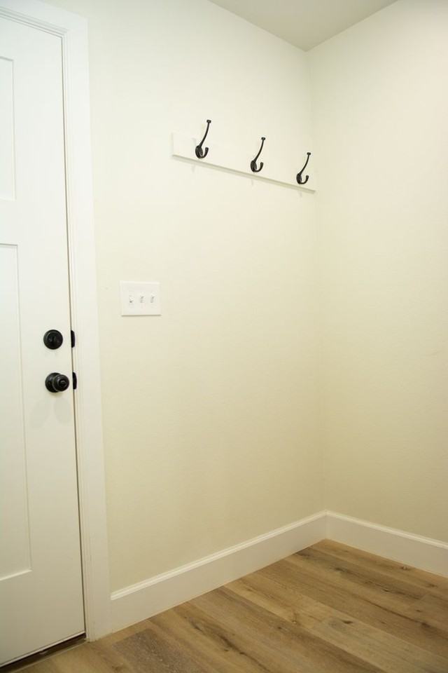 154 N Centennial Ave - Photo 2 of 32