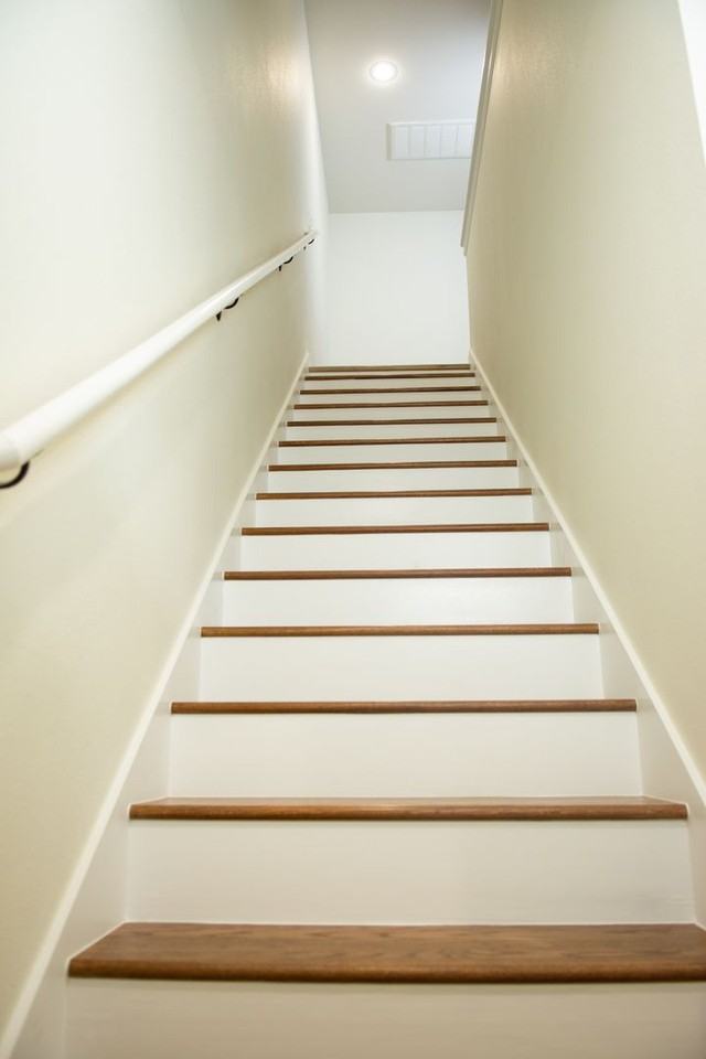 154 N Centennial Ave - Photo 3 of 32