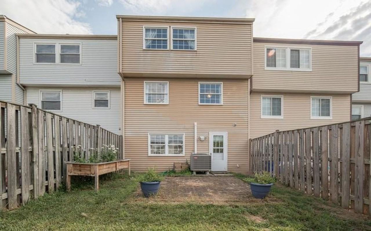 1746 Springfield Ln - Photo 2 of 24