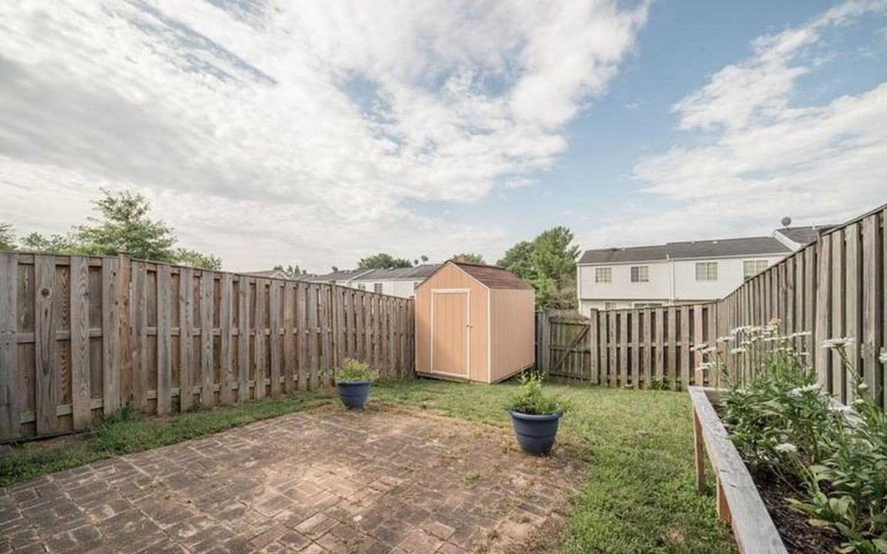 1746 Springfield Ln - Photo 3 of 24