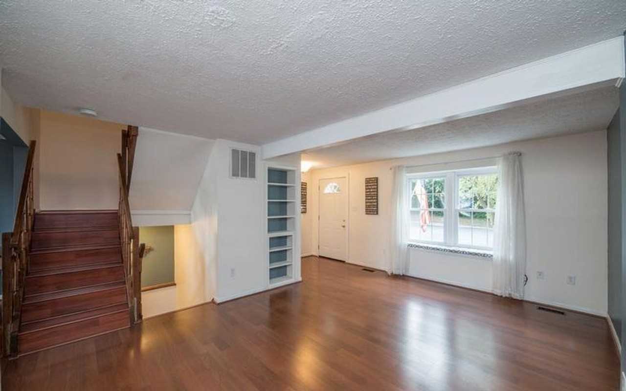 1746 Springfield Ln - Photo 7 of 24