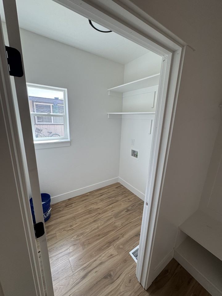 605 N 6th St W #NA - Photo 2 of 12