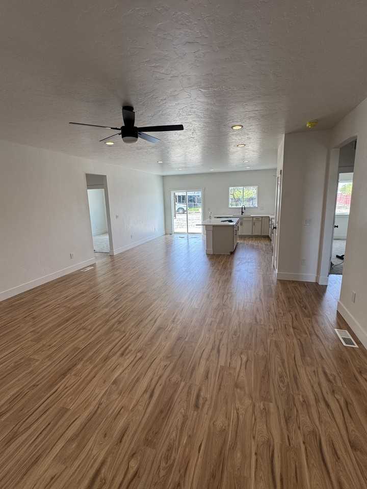 605 N 6th St W #NA - Photo 4 of 12
