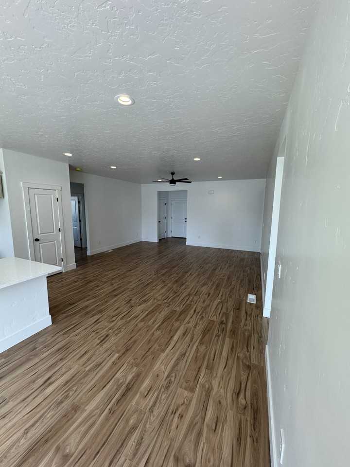 605 N 6th St W #NA - Photo 5 of 12