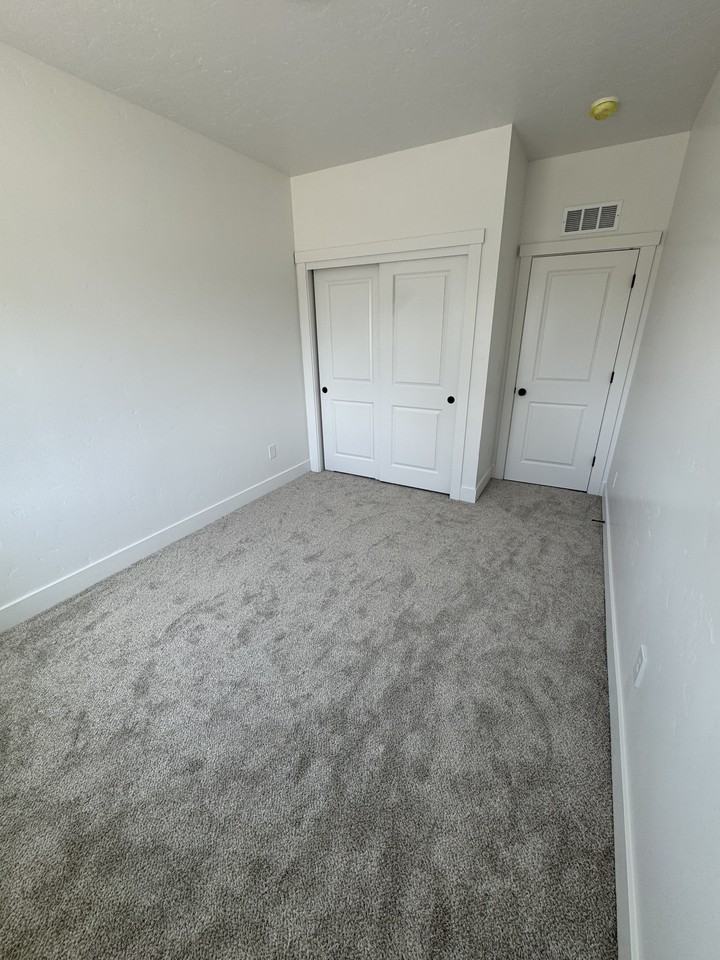 605 N 6th St W #NA - Photo 7 of 12